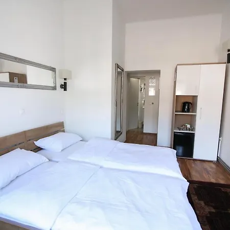 Hotel Katrca 3*