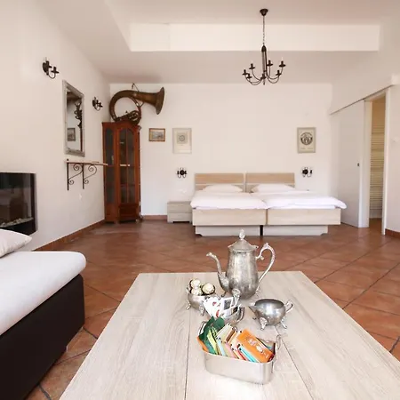 Katrca Hotel 3*