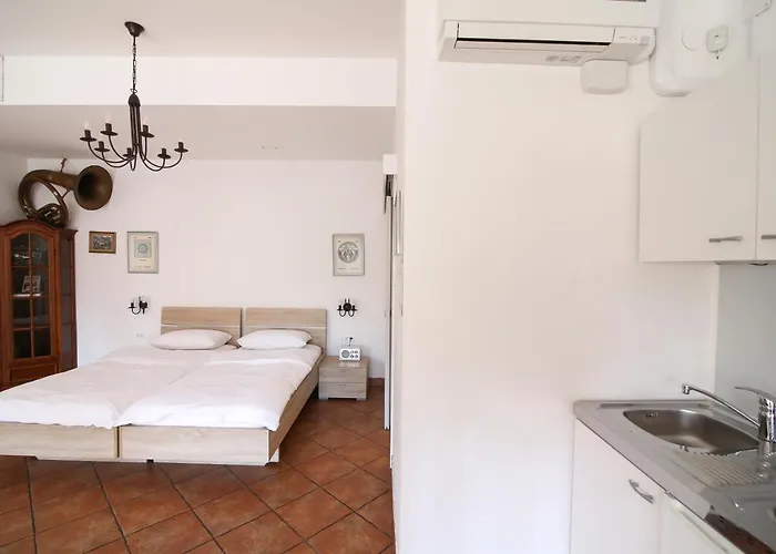 Katrca Otel Ljubljana